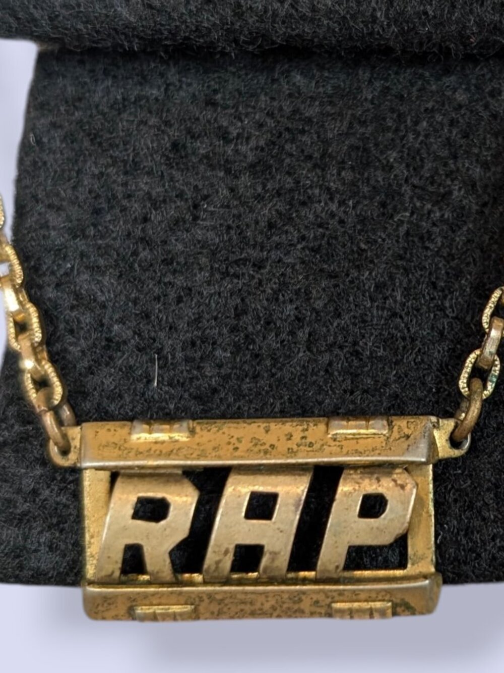 V. Swank Monogrammed "RAP" Tie Clip - Picture 2 of 5